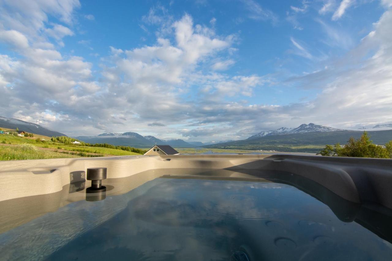 Viking Cottages & Apartments アークレイリ エクステリア 写真