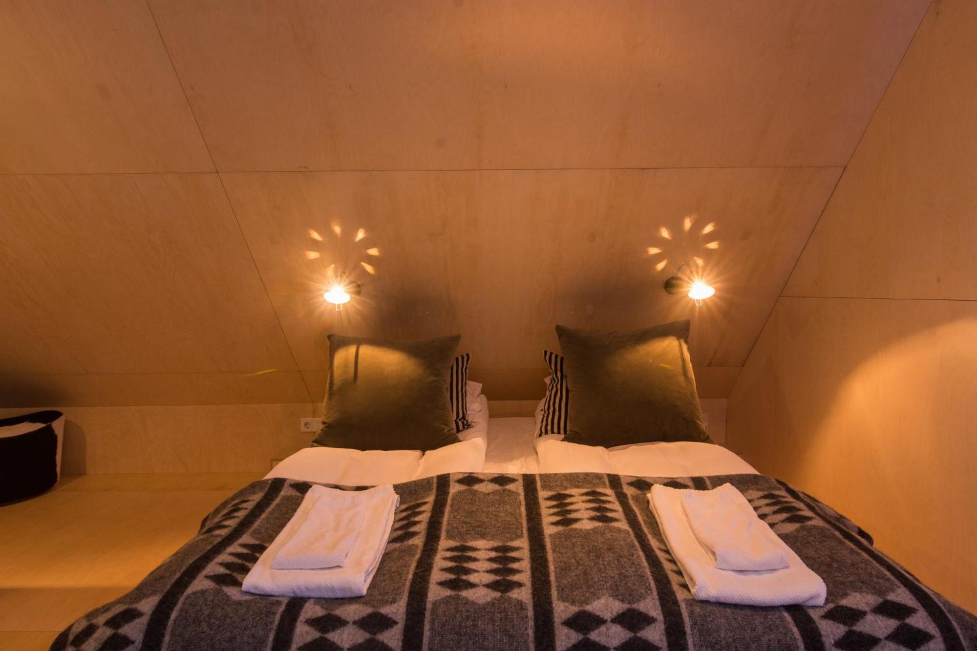 Viking Cottages & Apartments アークレイリ エクステリア 写真